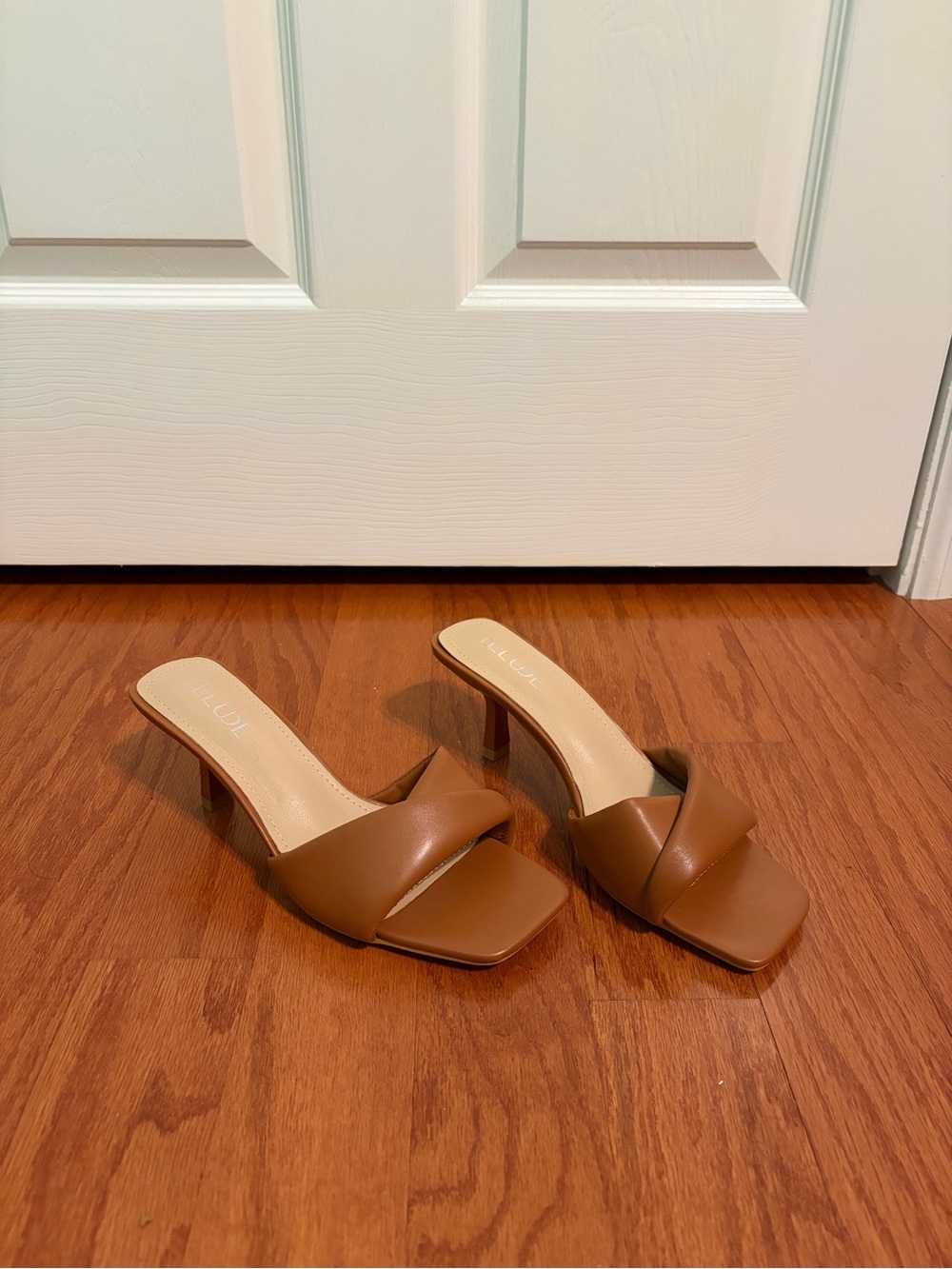 Contemporary Brown Leather Knot-Heel Mules - Picture 2 of 7